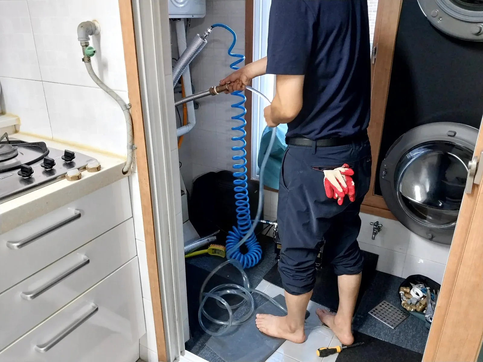 다용도실 배관 구간 점검