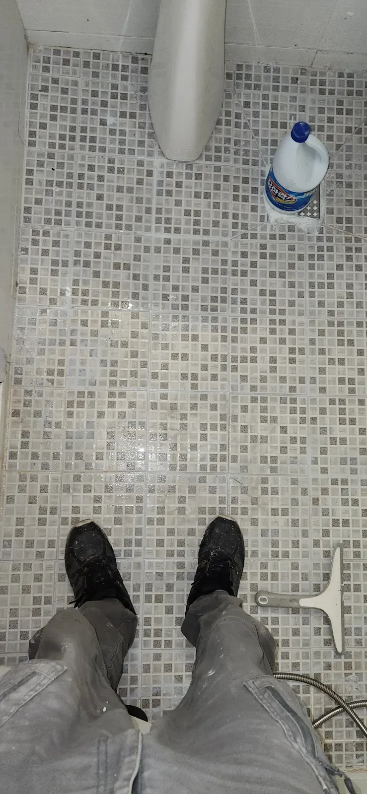 욕실 바닥 타일 상태
