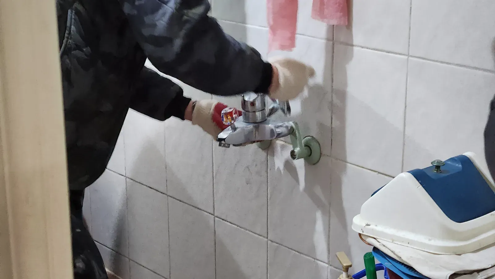 욕실 수전 분리 작업