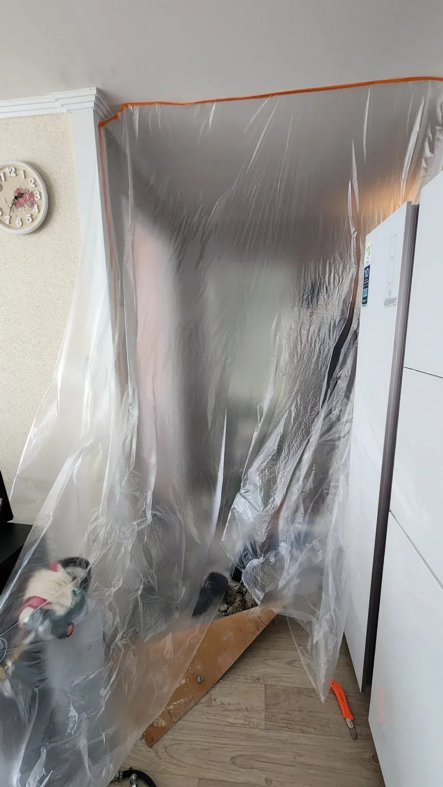 철거 전 비닐 차단막