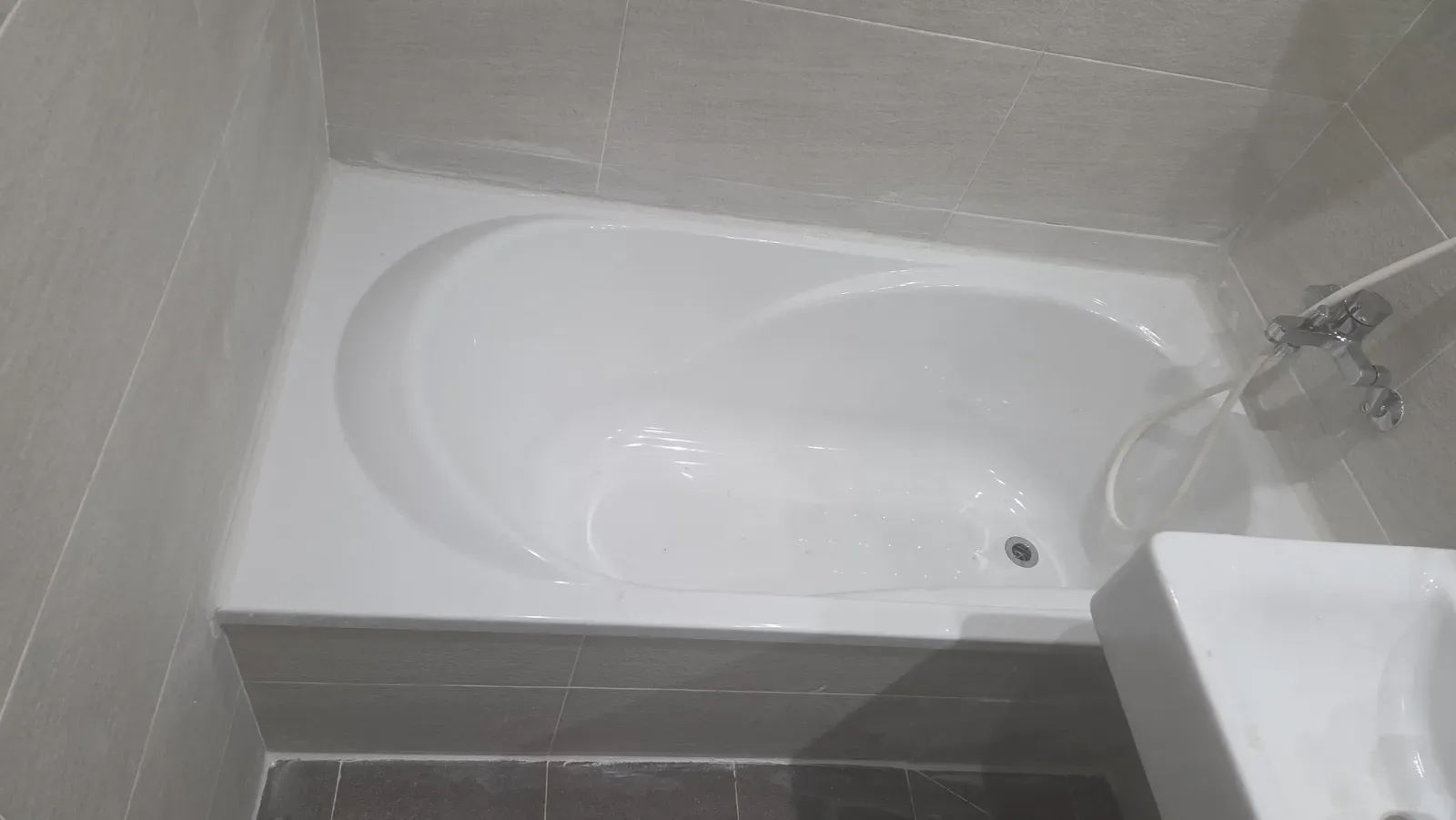 새 욕조 설치 후