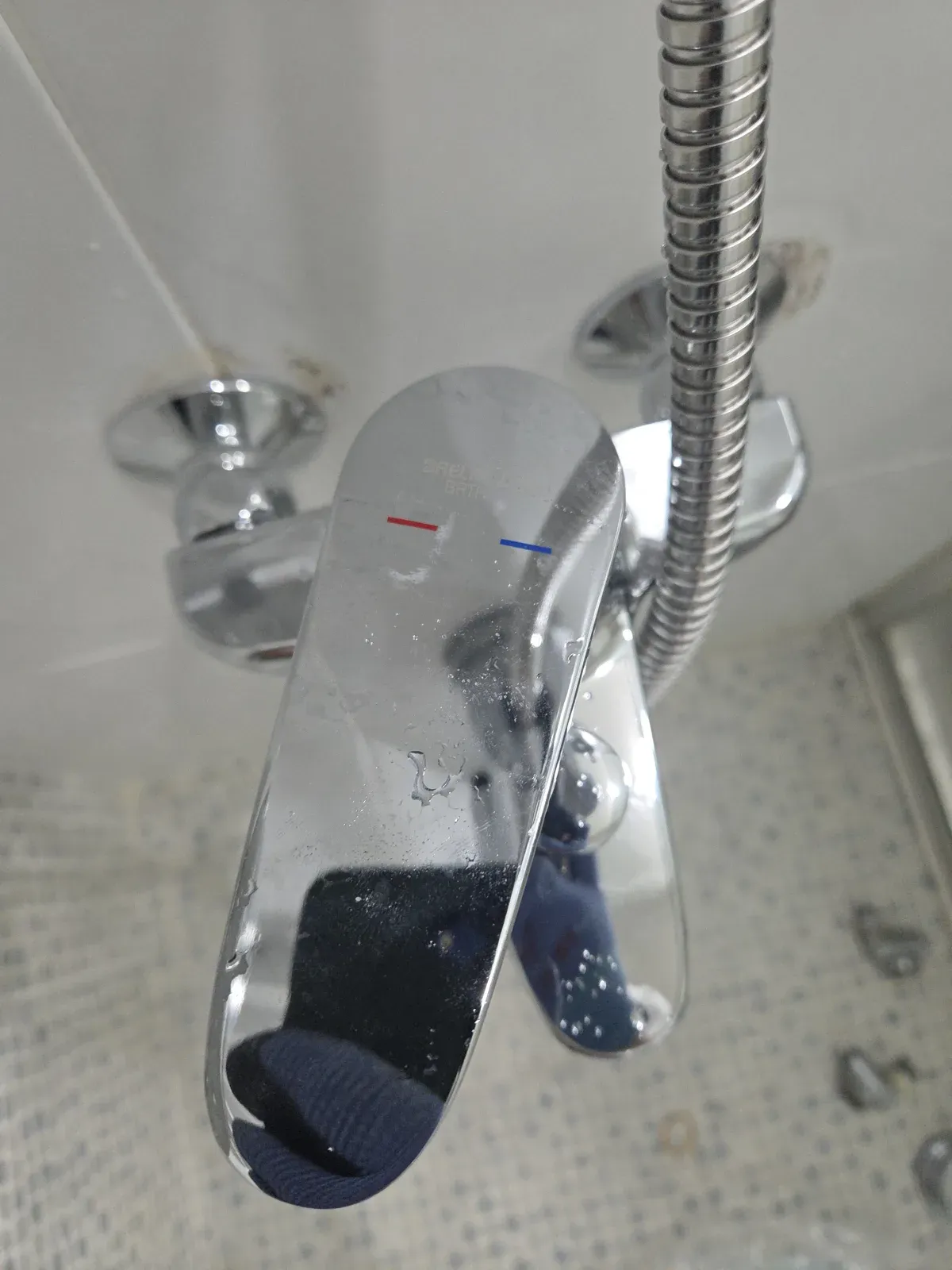 새로 단 샤워 수전